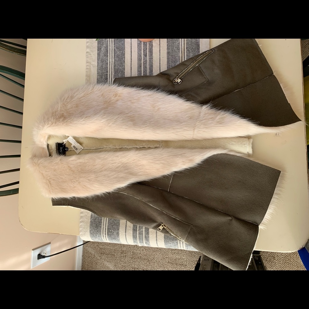 Ruby & Jenna Faux fur vest never worn